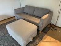 2-sits soffa Ikea Karlstad + fotpall