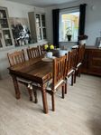 Matbord med sex stolar, skänk, soffbord 