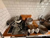 köksredskap och porslin 