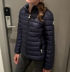 Moncler jacka - marinblå 152