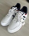 Adidas HOOPS 3.0 Low - Storlek 49 1/3 UK 13,5 sneakers 