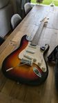 Fender Squier Sonic Strat MN 2TSB (Toppen nybörjargitarr)