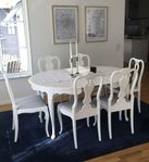 Matbord med stolar 