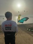 Kitesurfing 