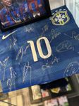 Äkta signerad Brasilien fotbolls tröja (VM 2014) bortastä