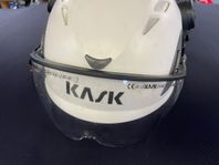 KASK hjälm med visir och hörselskydd 