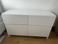 IKEA Bestå skänk/sideboard med glasskiva