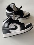 Nike Air Jordan Mid 38,5