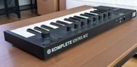 NI Komplete Kontrol M32