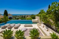 Villa nära Marbella med fantastisk utsikt och infinitypool 