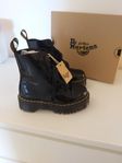 Dr. Martens Molly platform storl 37 