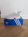 Adidas sneakers, storlek 39