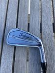 Titleist t200 u 3G stiff skaft