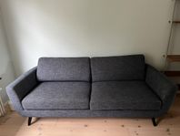 Soffa, 2,5-sits grå, retrofeel, säljes billigt pga flytt