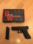 Airsoft B&W glock 17 replika "green gas" + hölster