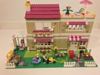LEGO friends: hus, skola, cafe, galleria m.m.