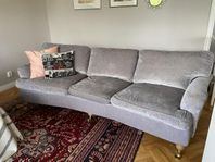 Kingston soffa från Mio Möbler 