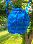Blå uppblåsbar ryggsäck, "bubble bag", 90-tal