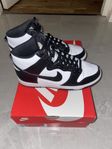 Nike mid dunk 