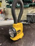 Bortskänkes! DeWalt batteri lampa 