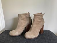 Jeffrey Campbell Beiga Boots/Stövlar i Mocka. Storlek 39 