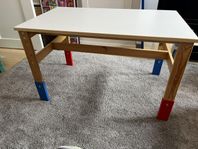 barnbord perfekt för pyssel