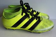 Adidas fotbollskor srtl. 38 innermått 23.6cm