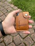 handgjord plånbok i äkta läder