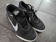 Basketskor Nike Hustle DX SU21, storlek 36