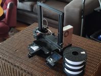 3 D skrivare/printer, Ender 3 + uppgraderingar +4 PLA rullar