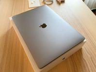 Välskött MacBook Pro 15 Touch Bar Rymdgrå med kvitto