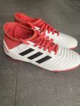 Fotbollsskor Adidas Predator 36