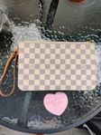 väska/ clutch Vuitton azur 