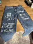 Weekday jeans med unikt motiv 