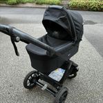 Emmaljunga barnvagn 2023 med tillbehörspaket och babyskydd