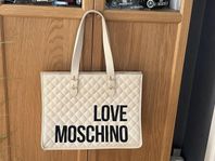 Moschino väska nyvärdig 