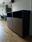 Sideboard svart/ekfaner brunlaserad