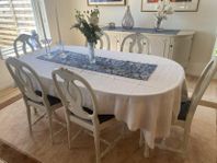 Gustavianskt matsals möbel