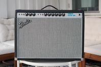 Fender '68 Custom Vibrolux Reverb Förstärkare