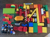 LEGO Duplo - över 2 kg - Brandbil, plattor, gubbar, klossar