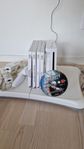 Wii med balansbräda och två kontroller samt spel