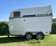 Hästtransport Mustang Camp-Let Allround