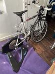 Tacx Neo 2 cykeltrainer med Cannondale racer cykel
