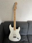 Fender Player Series Strat HSS MN PWT