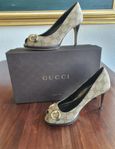 Gucci pumps strl 35. 4000kr