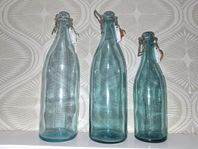 Tre gamla flaskor 