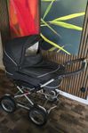 Komplett svart EMMALJUNGA barnvagn liggdel & sittdel