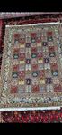 Äkta handknuten persisk matta 