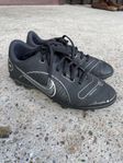 fotbollsskor Nike mercurial storlek 32