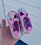 Nya barnskor, rosa med mönster från DinSko, strlk 22